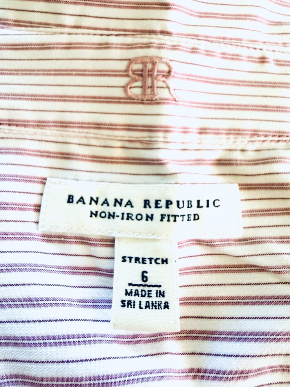 Banana Republic "Non-Iron Fitted" button-down dress shirt- Super Cute! - Picture 2 of 4